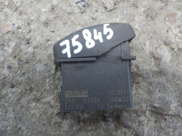 1339011 DAF Кнопка, № XF75845, фото 1