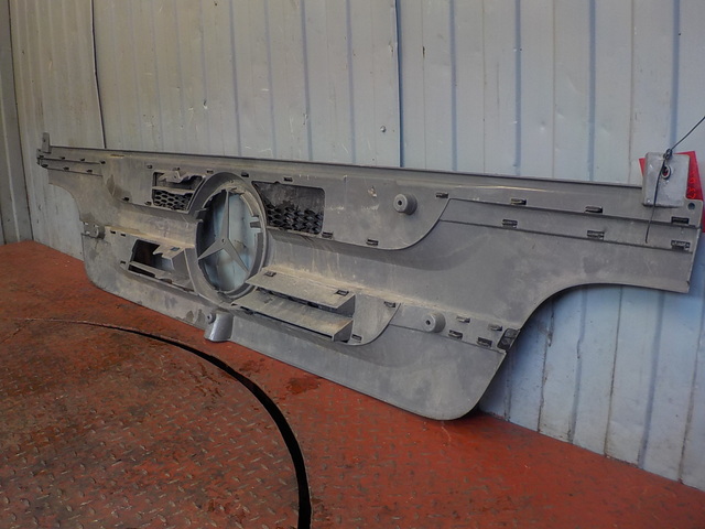 9728880023 MERCEDES Решетка передняя, № XF184351, фото 3