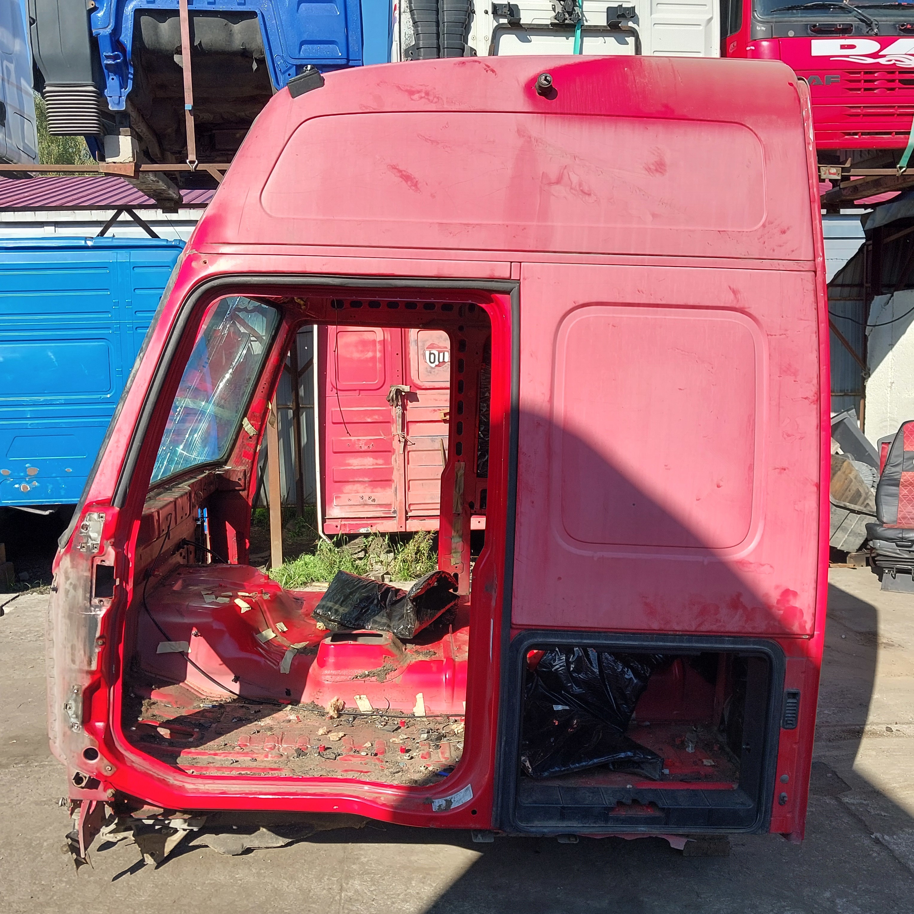 VOLVO Каркас кабины, № XF481752, фото 2