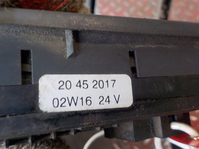 20452017 VOLVO Блок управления стеклоподъемника, № XF203415, фото 4