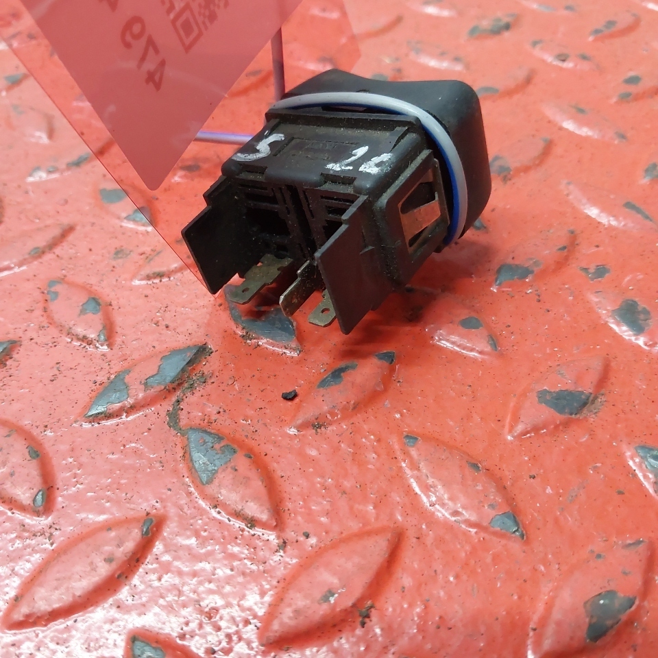 383744 SCANIA Кнопка, № XF479401, фото 1