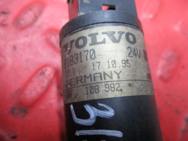 8189170 VOLVO Насос омывателя, № XF313890, фото 3